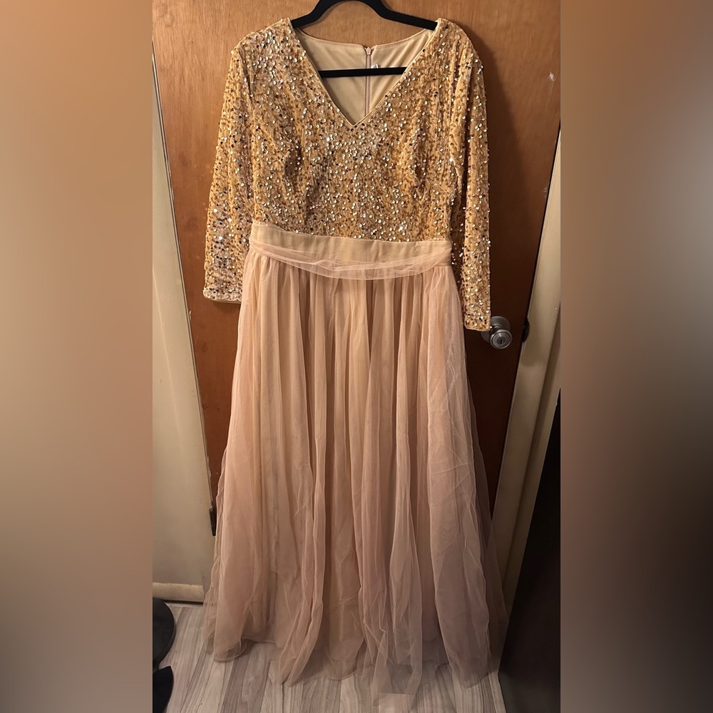 Elegant Gold Long Sleeve Dress